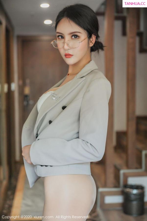 SOLO-尹菲  [XIUREN]高清写真图 2020.03.25 Emily顾奈奈第31张图片
